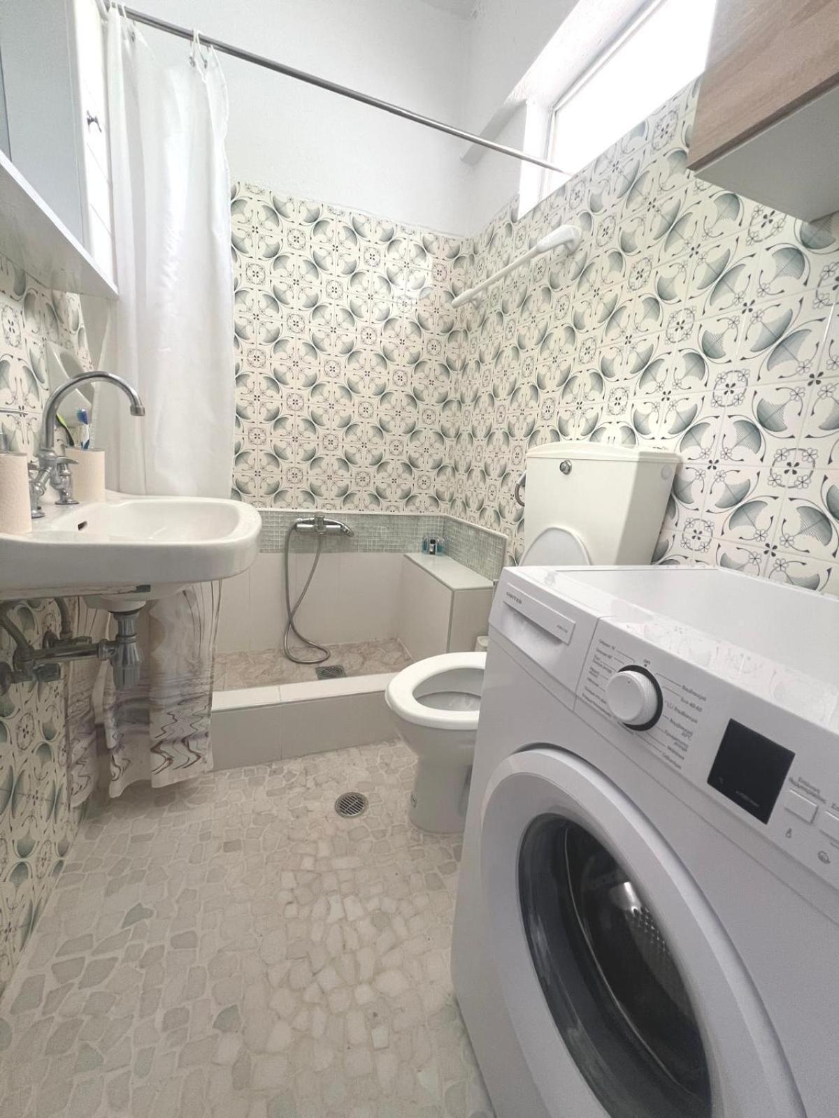 Atlas Apartment With Private Beach And Seaview Loutraki  Ngoại thất bức ảnh